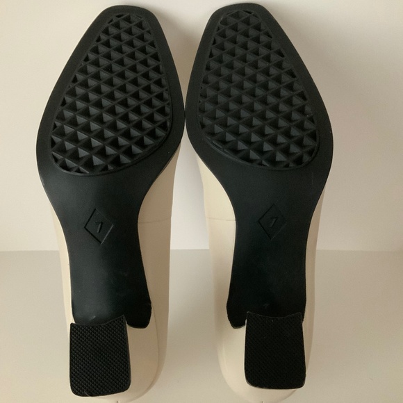 Aerosole Pump Shoes Size 7B - Picture 6 of 8